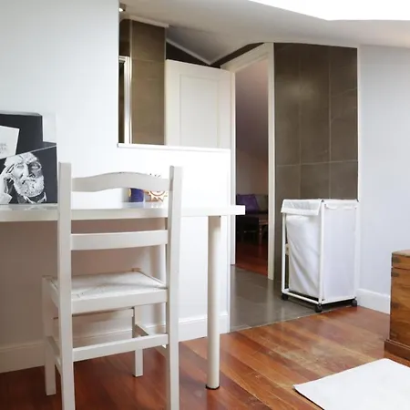 Habitación Con Baño, Cerca De La Playa