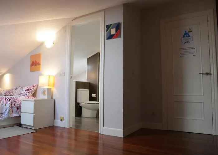 Con Bano, Cerca De La Playa *